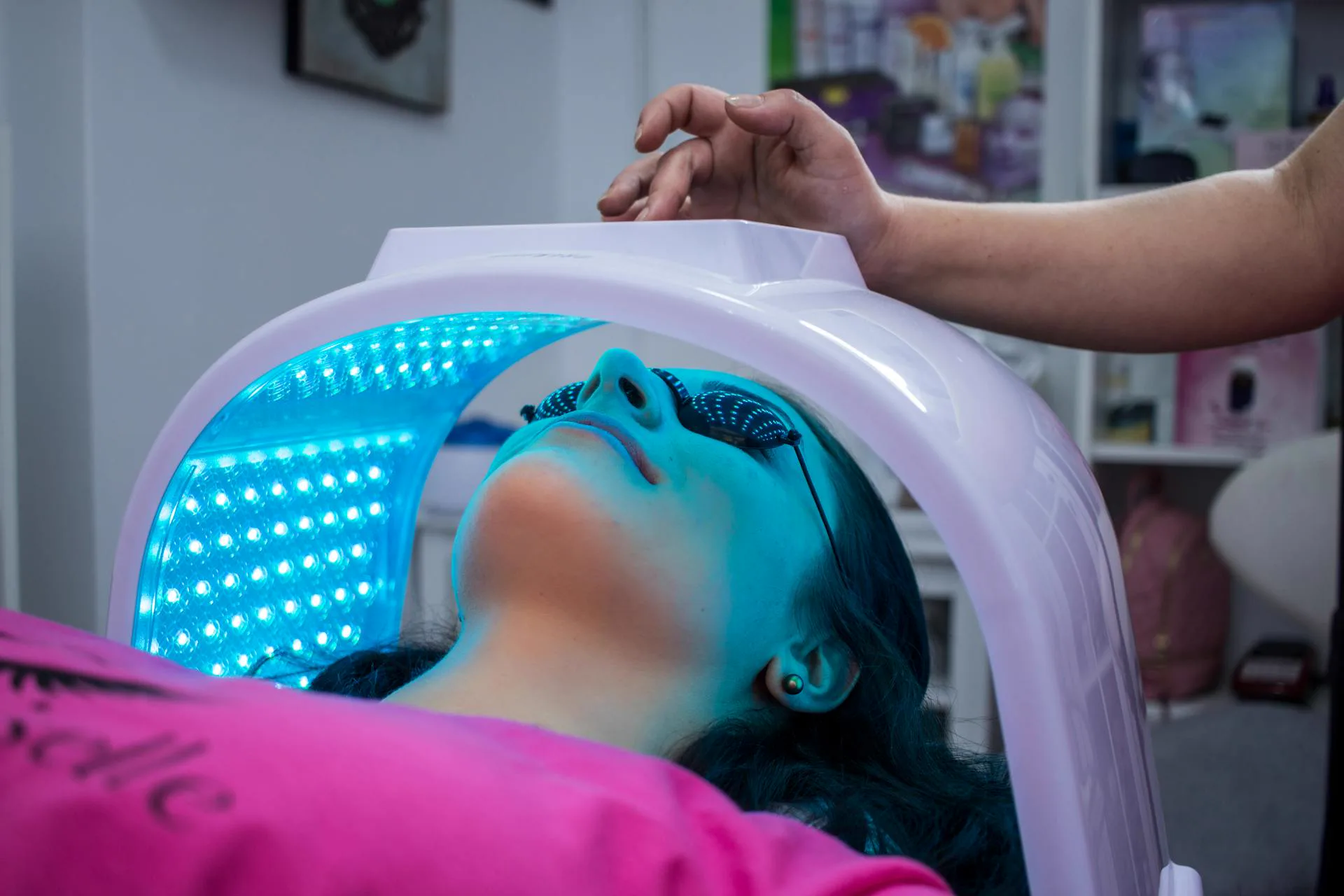 Blue LED Light Therapy for Acne: What It Does, What It Doesn't, and How to Plan a Series in Toronto